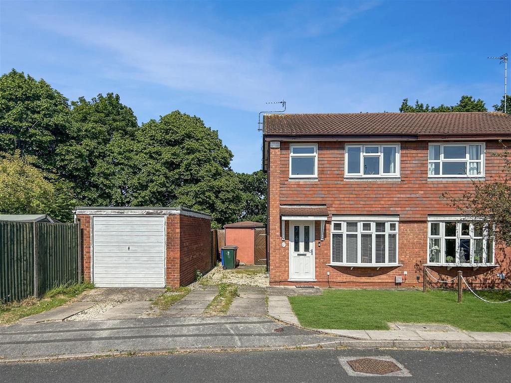 Ferndown Close, Tile Hill, Coventry 2 bed semidetached house for sale