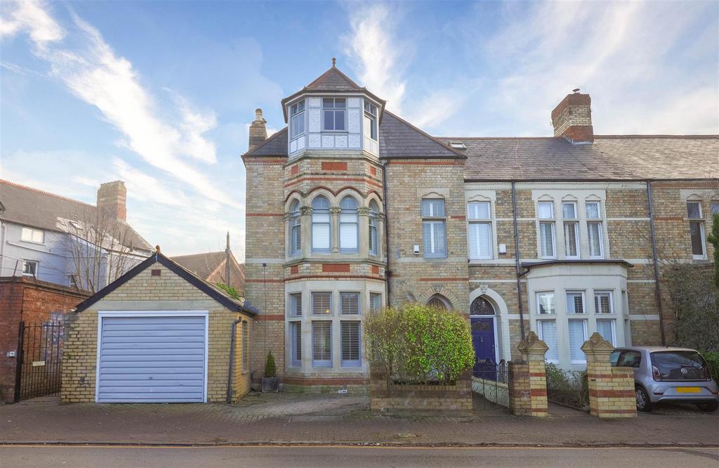 1 Bradenham Place, Penarth, Vale of... 5 bed end of terrace house £