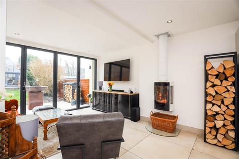 1 Bradenham Place, Penarth, CF64 2AG