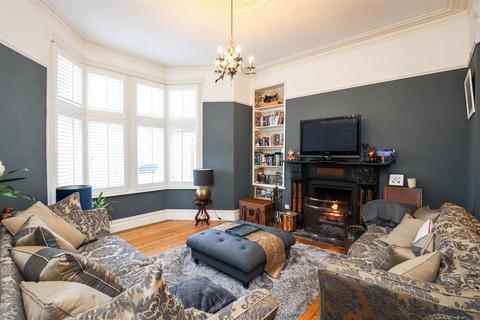 1 Bradenham Place, Penarth, CF64 2AG