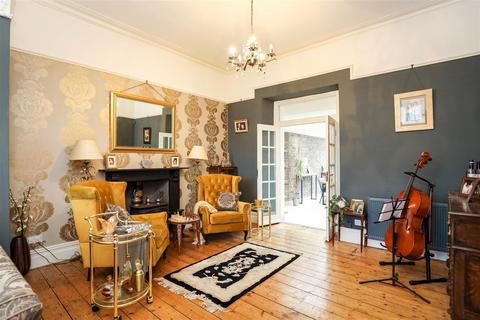 1 Bradenham Place, Penarth, CF64 2AG