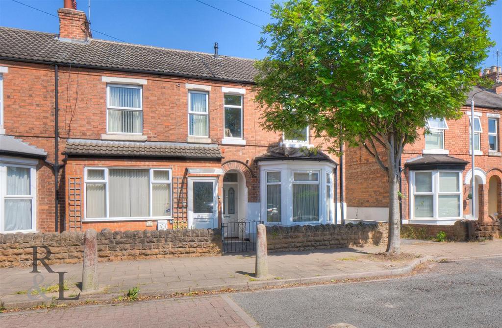 Byron Road, West Bridgford, Nottingham 2 bed end of terrace house £
