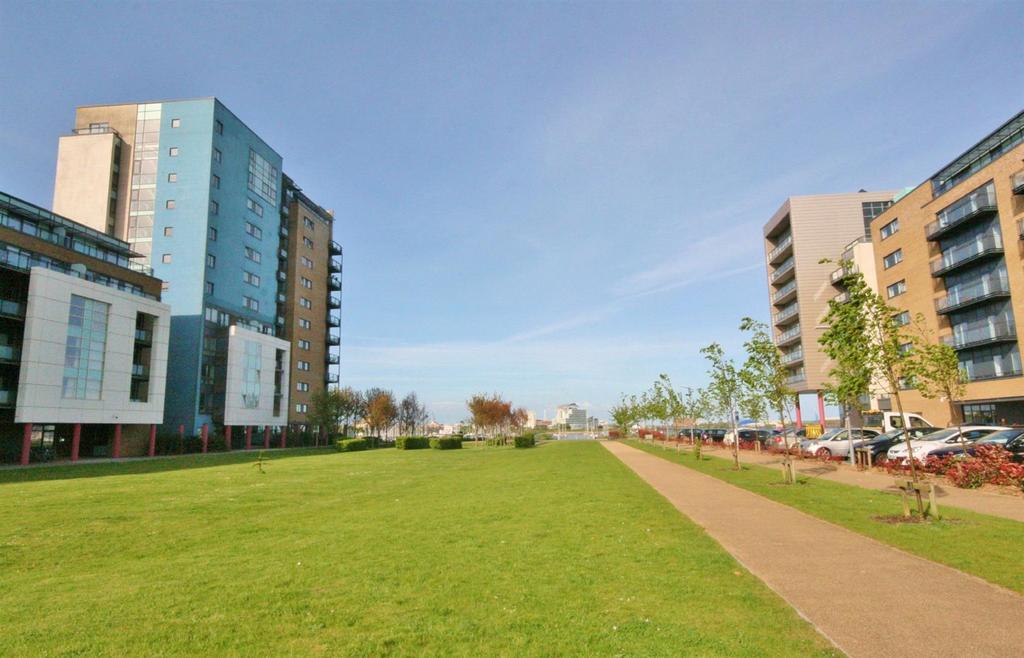 8 Eddystone House, Ferry Court, CF11 0AU 1 bed apartment for sale £