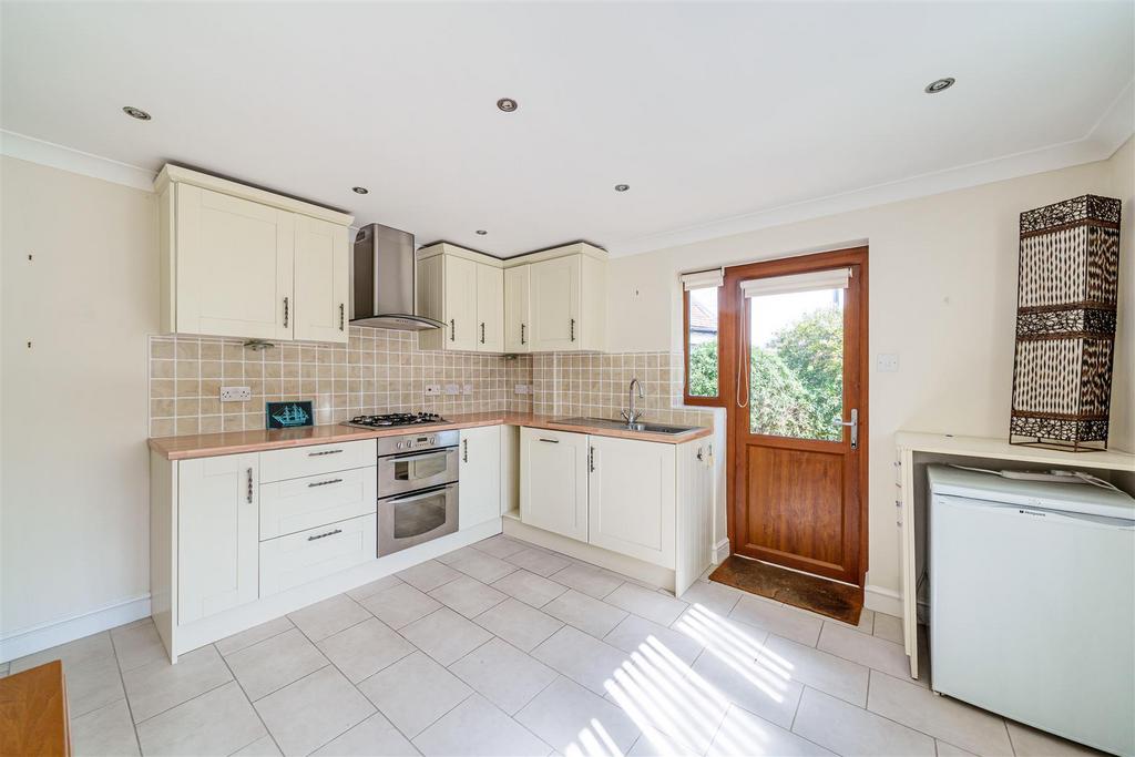 Send Marsh Road, Ripley, Woking 3 bed bungalow £600,000