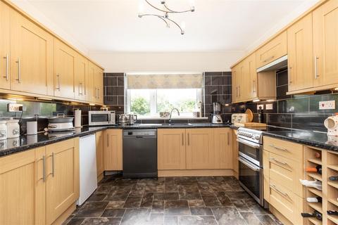 7 Darren Close, Cowbridge, CF71 7DE