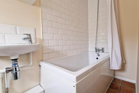 27 Paddock Road, Buntingford, SG9 9EX