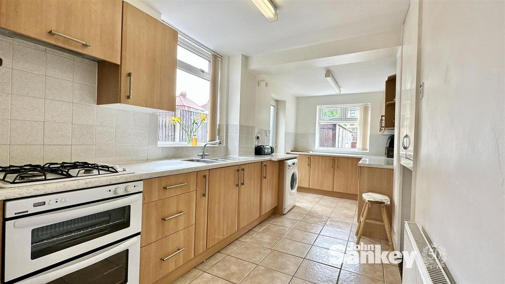 Green Lane, Mansfield 3 bed semidetached house for sale £235,000