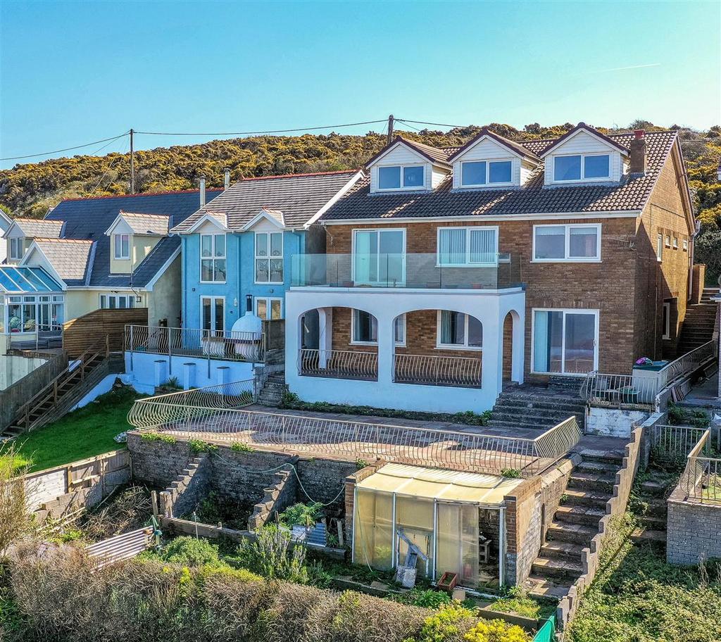 Sutton Lane, OgmoreBySea, Vale Of CF32 0PE 4 bed detached