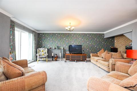 4 bedroom detached house for sale, Sutton Lane, Ogmore By Sea, Vale Of Glamorgan, CF32 0PE