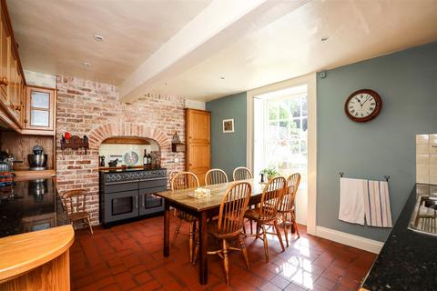 Eastfield House Cardiff Road, Cowbridge, CF71 7EP