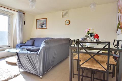 2 bedroom flat for sale, Eversfield Place, St. Leonards-On-Sea