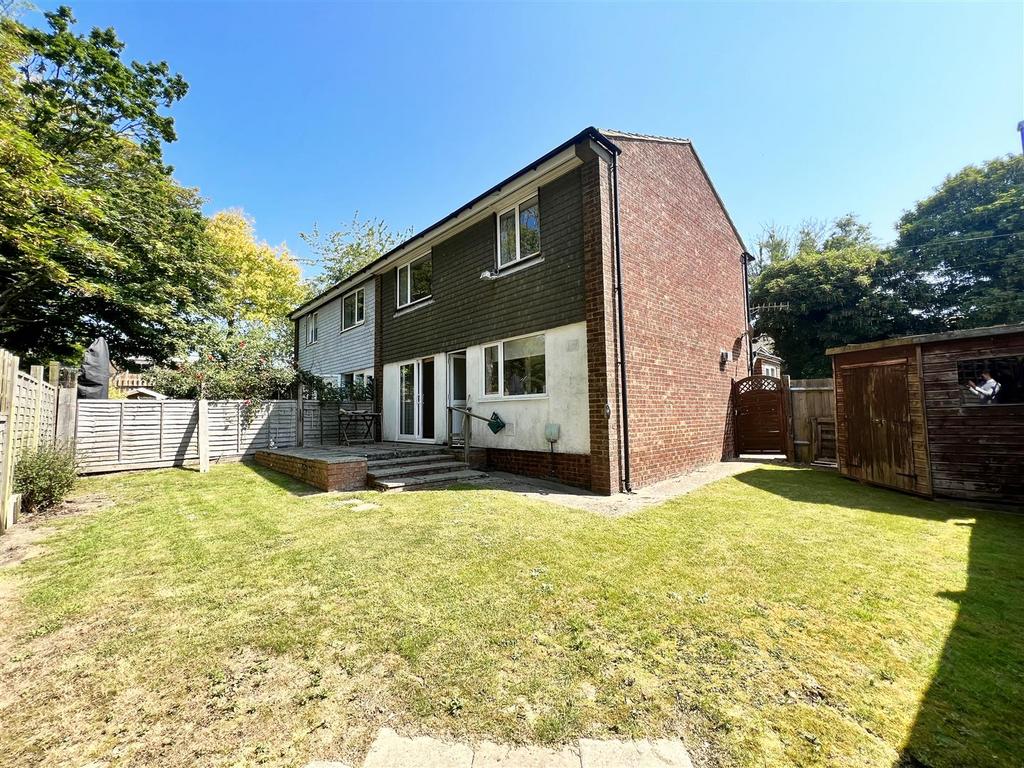 Harrow Lane, St. LeonardsOnSea 3 bed semidetached house £310,000