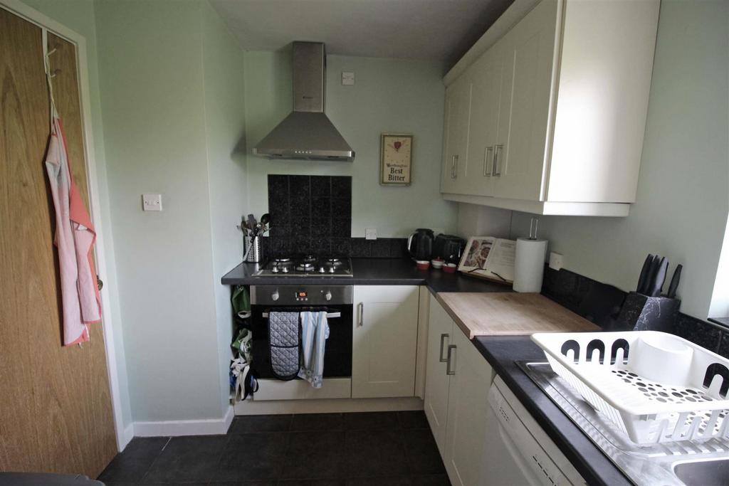 The Crescent, Llandaff, Cardiff 2 bed apartment £975 pcm (£225 pw)