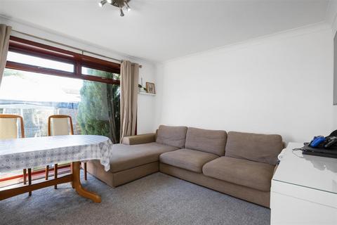 52 Beath View, Dunfermline, KY11 4UE