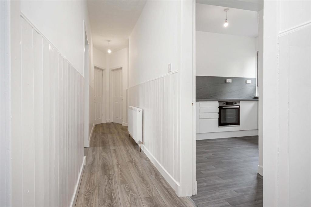 76 Arthur Street, Dunfermline, KY12 0JJ 3 bed ground floor flat £140,000