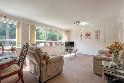 2 bedroom apartment for sale, The Four Tubs, Bushey