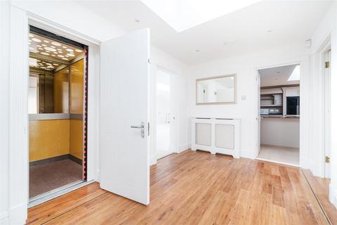 3 bedroom flat for sale, St Monicas Road, Kingswood, Surrey