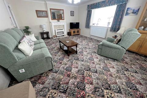 1 bedroom apartment for sale, Briar Lane, Grimsby, N.E. Lincs, DN33 3LS