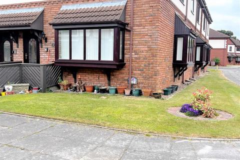 1 bedroom apartment for sale, Briar Lane, Grimsby, N.E. Lincs, DN33 3LS