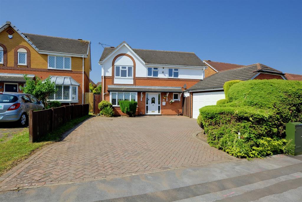 Northolt Drive, Nuthall. 4 bed detached house for sale £450,000