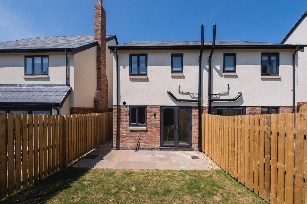 4 Blossom Close-022.JPG