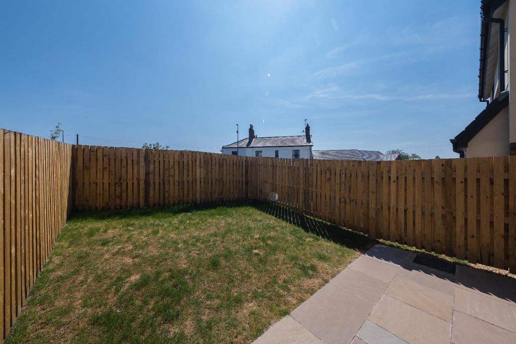 4 Blossom Close-020.JPG