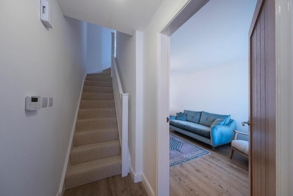 4 Blossom Close-008.JPG
