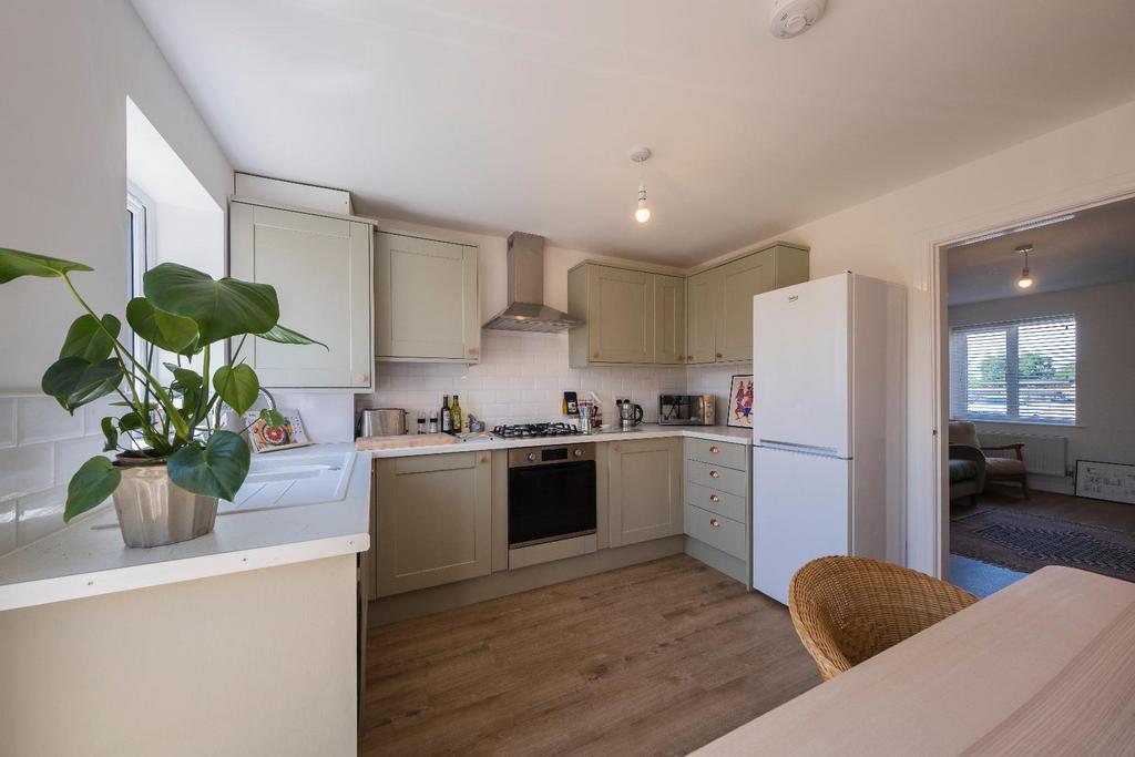 4 Blossom Close-003.JPG