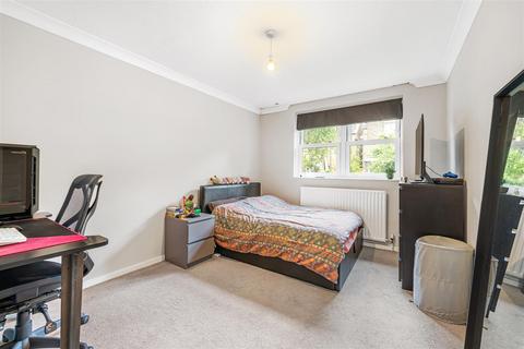 1 bedroom flat for sale, Franklin Close, West Norwood, SE27