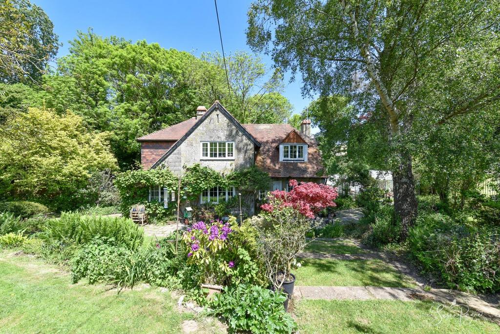 Manor Road, Wroxall, Ventnor 4 bed detached house for sale £725,000
