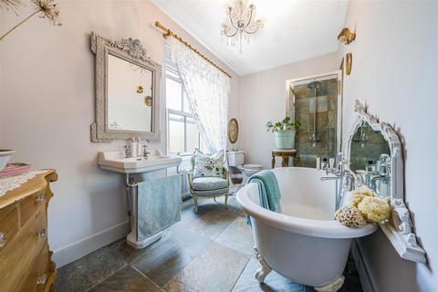 58 Bodmin Road, St Austell, PL25 5AF