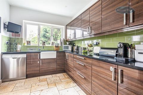 27 Cairns Road, Sheffield, S10 5NA