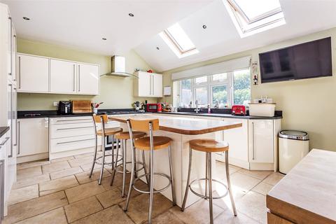 47 Deepdene Vale, Dorking, RH4 1NJ