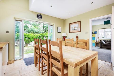 47 Deepdene Vale, Dorking, RH4 1NJ