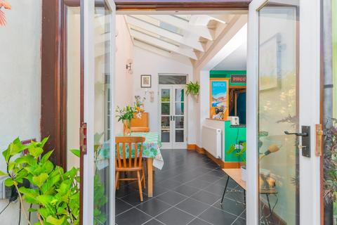 18 Balmain Street, Bristol, BS4 3DB