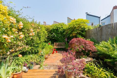 18 Balmain Street, Bristol, BS4 3DB