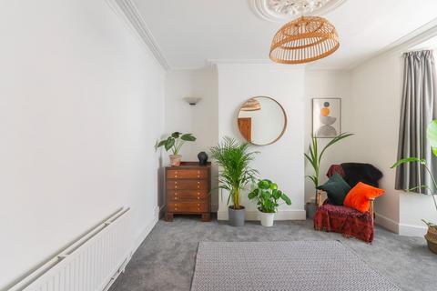 18 Balmain Street, Bristol, BS4 3DB