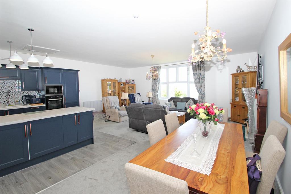 Westfield Park, Ryde 2 bed apartment for sale £310,000
