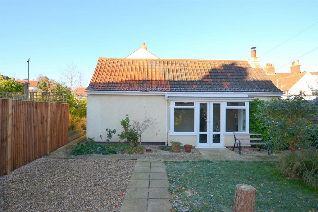 Holway Road, Sheringham 2 bed cottage £895 pcm (£207 pw)