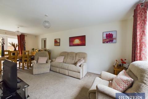 17 Malling Avenue, Eastfield, Scarborough, YO11 3FA