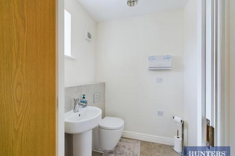 17 Malling Avenue, Eastfield, Scarborough, YO11 3FA