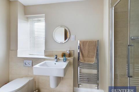 17 Malling Avenue, Eastfield, Scarborough, YO11 3FA