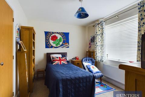 17 Malling Avenue, Eastfield, Scarborough, YO11 3FA