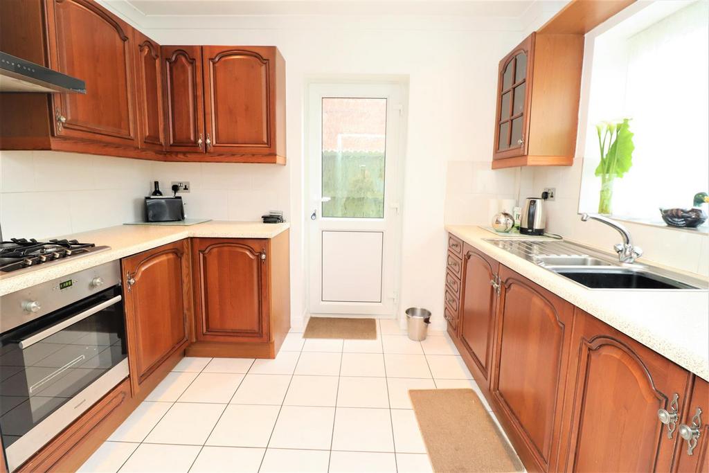 Featherstone Close, Nuneaton 3 bed detached house £1,000 pcm (£231 pw)