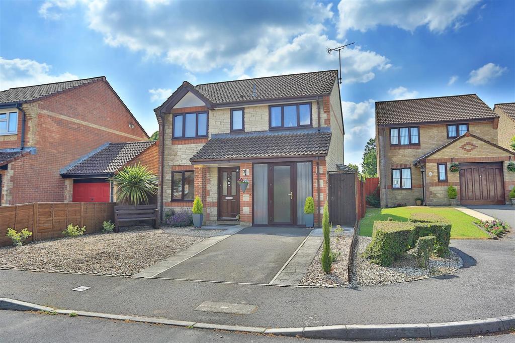 Bonds Close, Chard 4 bed house for sale £324,950