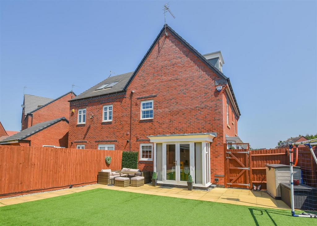2 Hughes Road, Baggeridge Village 4 bed semidetached house for sale