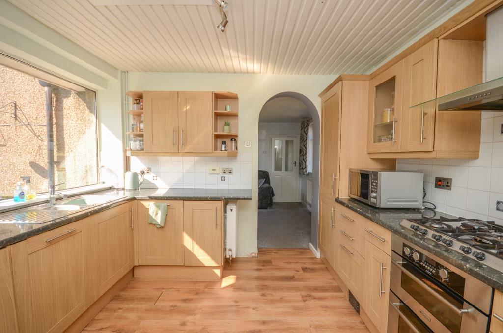 Kitchen pic 2.jpg