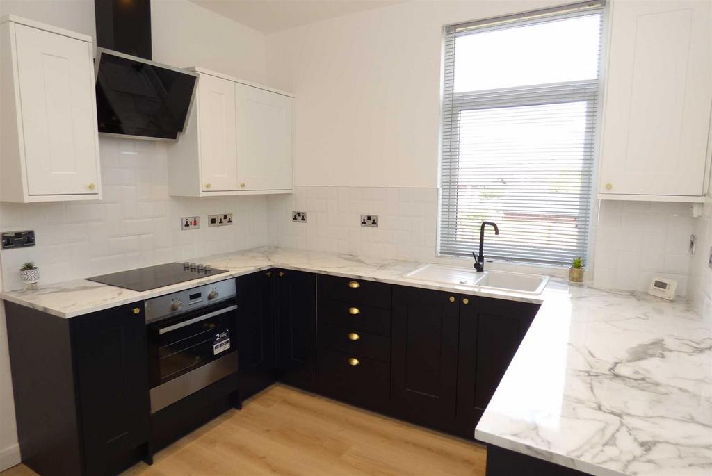 Highbury Place, North Shields 3 bed semidetached house £1,100 pcm (£