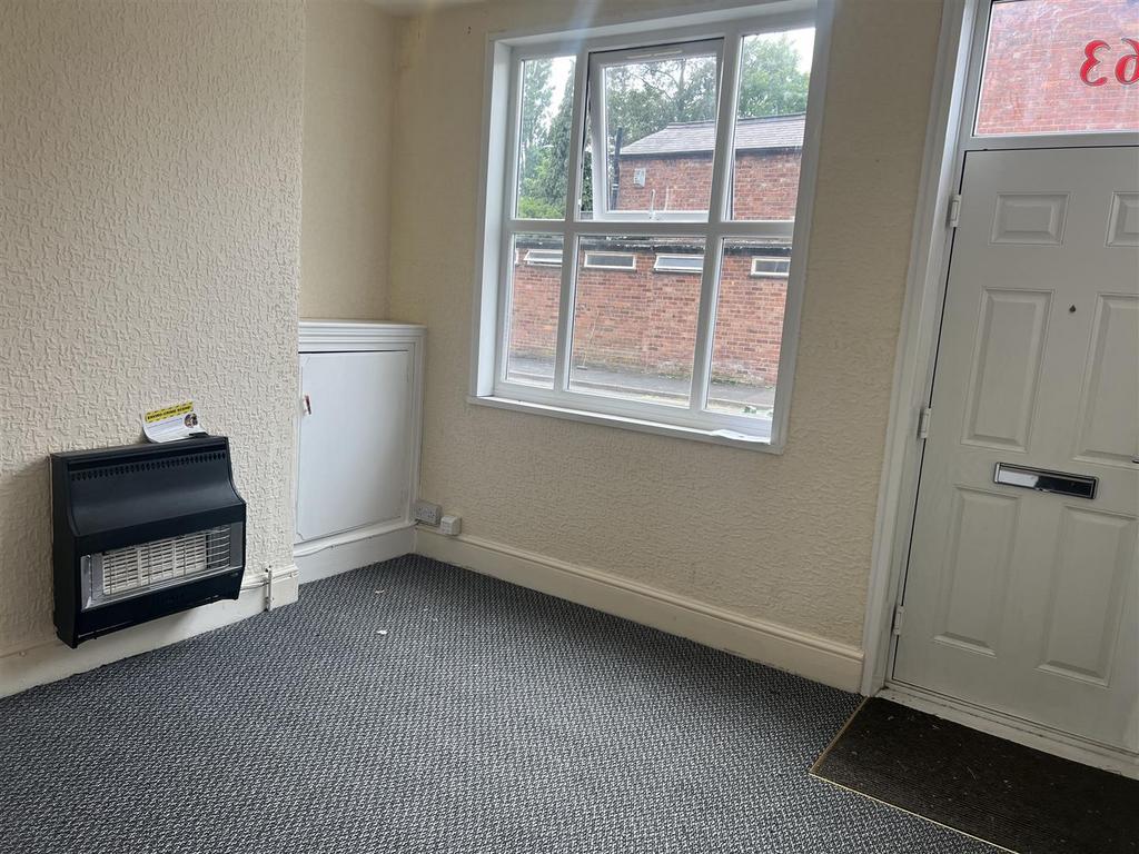 Chuckery Road, Chuckery, Walsall 3 bed terraced house £825 pcm (£190 pw)