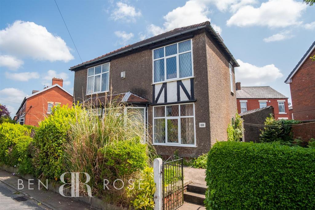 Sandy Lane, Leyland 3 bed detached house for sale £170,000